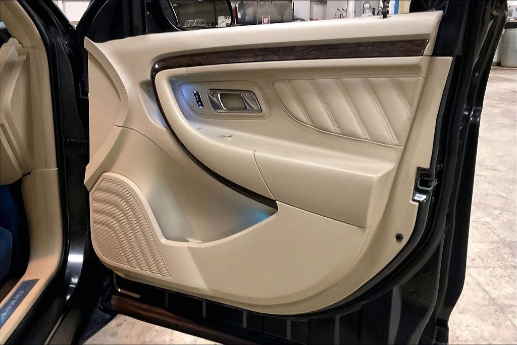 2017 Ford Taurus Limited