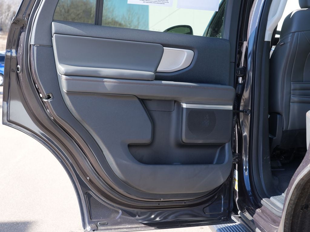 2025 Ford Expedition Active