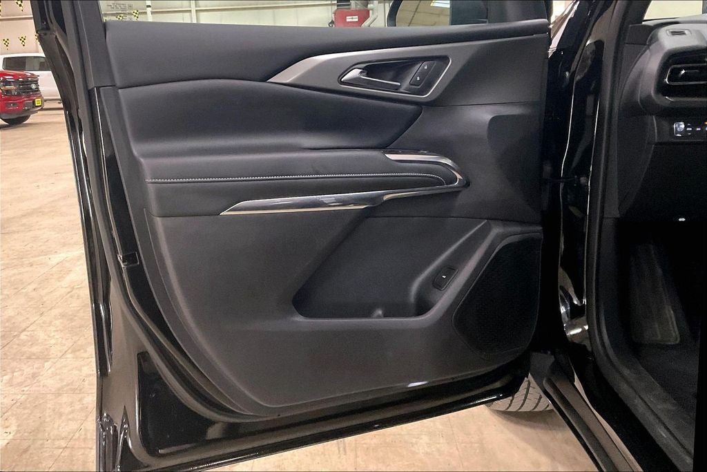 2025 Chevrolet Traverse LT 2LT