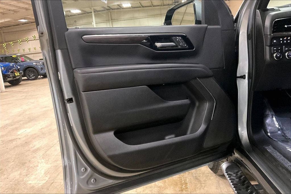 2025 Chevrolet Suburban Z71