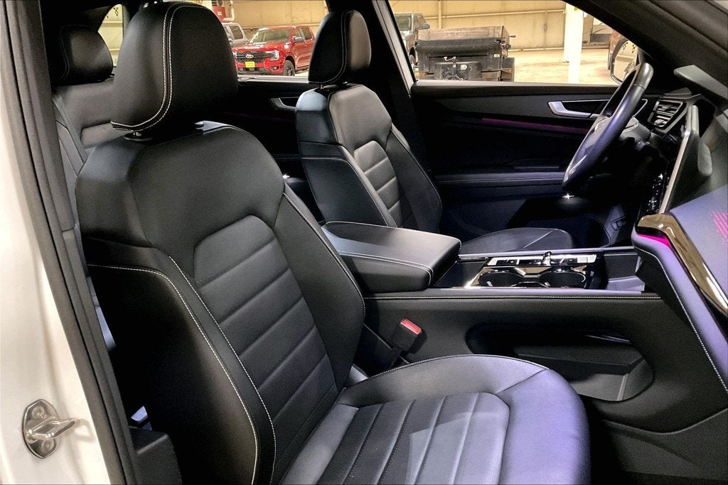 2024 Volkswagen Atlas Cross Sport 2.0T SEL R-Line