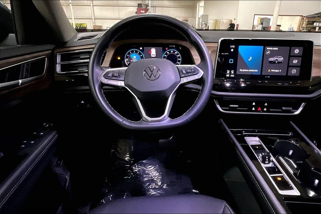 2025 Volkswagen Atlas 2.0T SE w/Technology