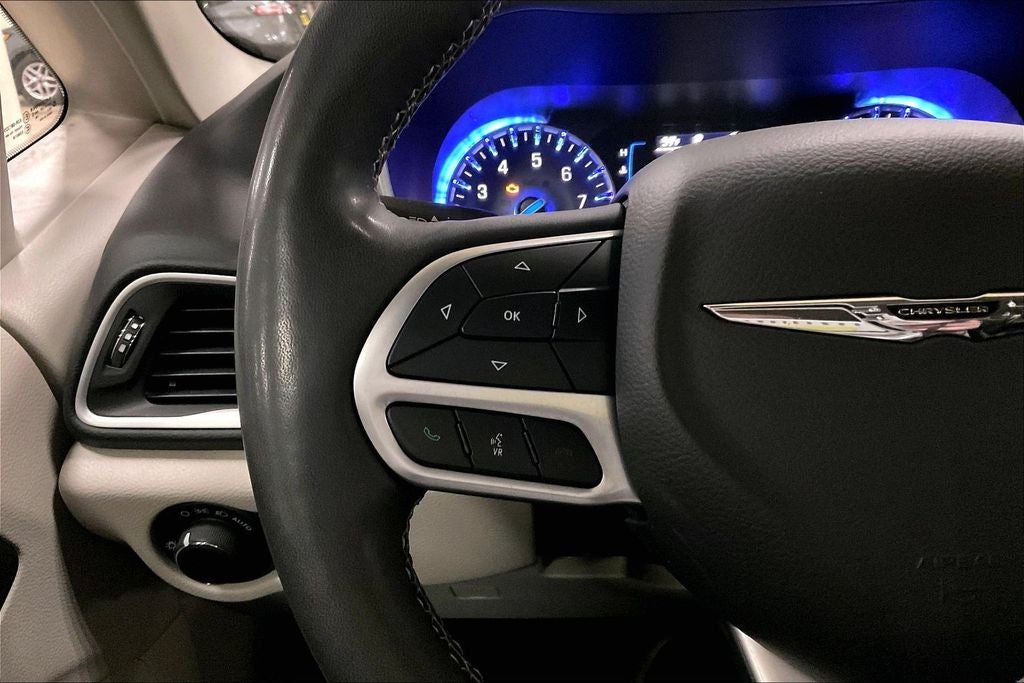 2024 Chrysler Voyager LX