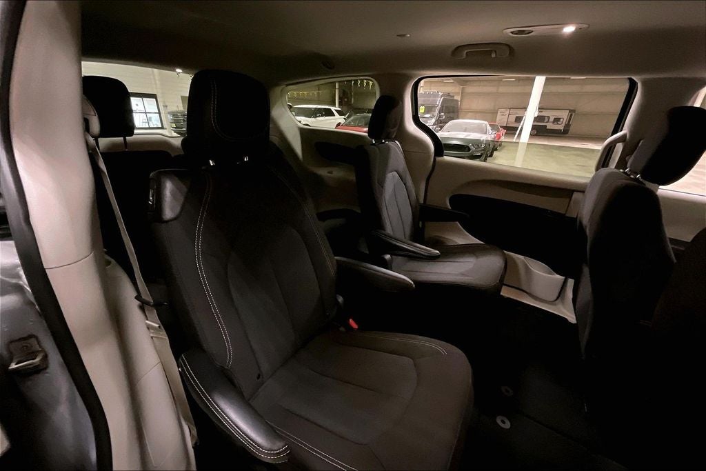 2024 Chrysler Voyager LX