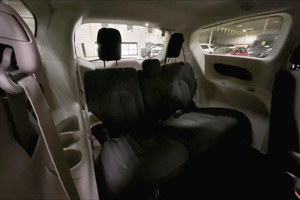 2024 Chrysler Voyager LX