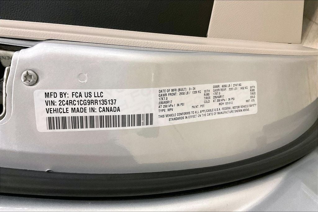 2024 Chrysler Voyager LX