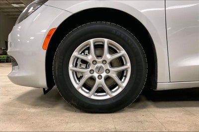 2024 Chrysler Voyager LX