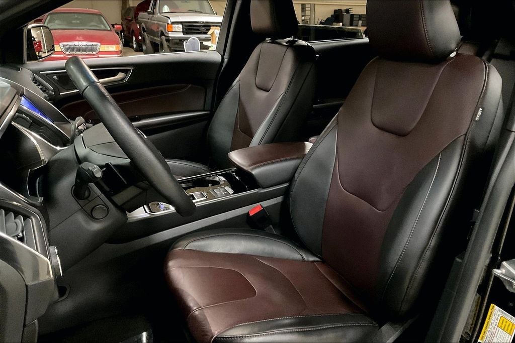 2020 Ford Edge Titanium