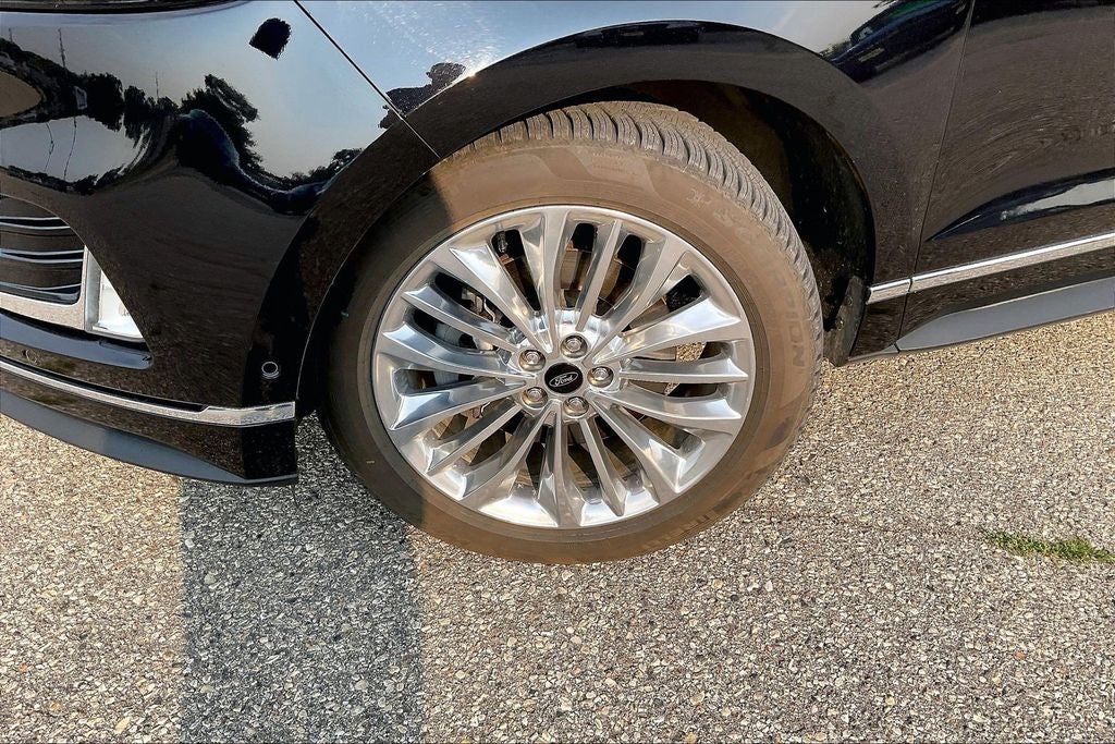 2020 Ford Edge Titanium