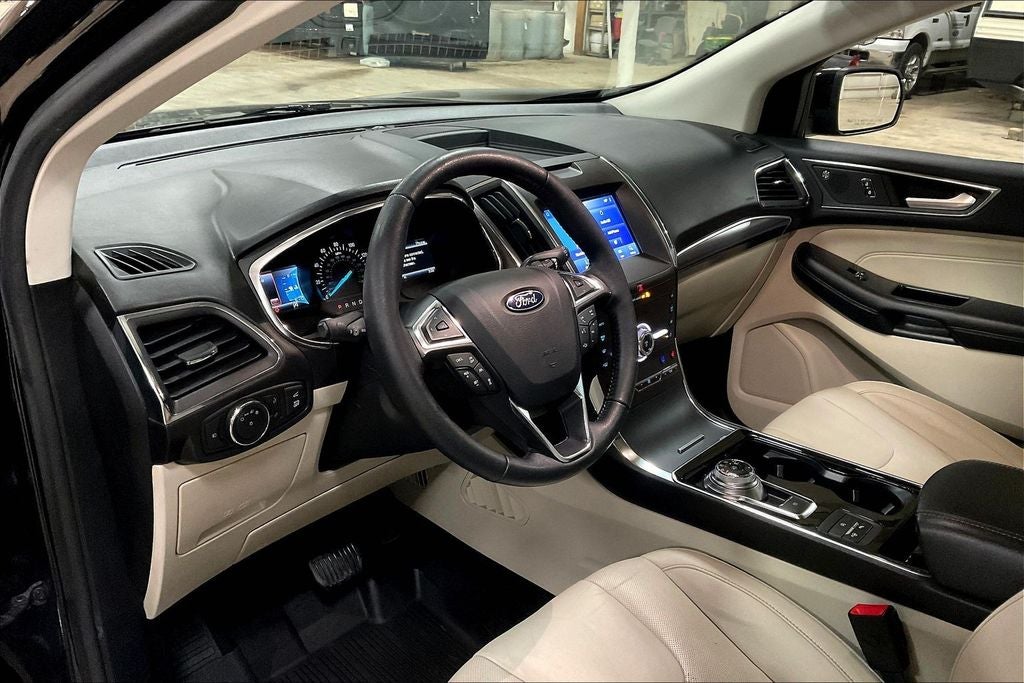 2020 Ford Edge Titanium