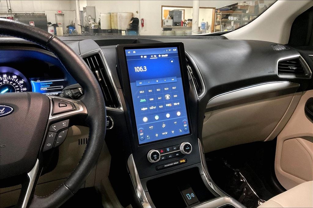 2022 Ford Edge Titanium