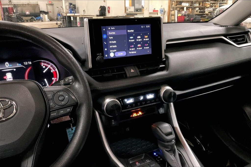 2025 Toyota RAV4 LE