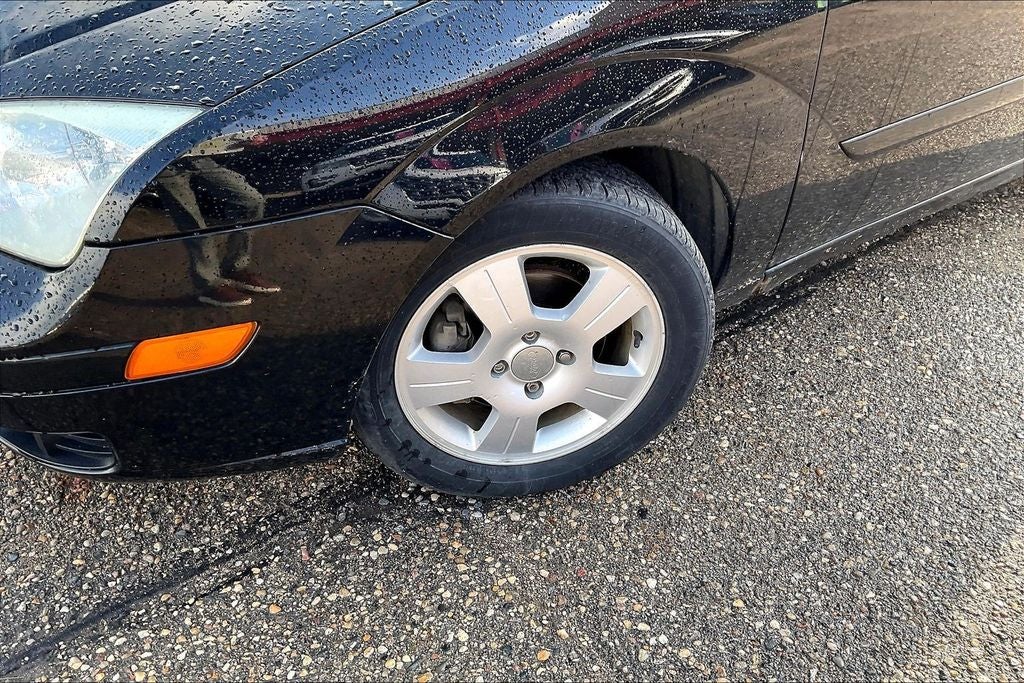 2005 Ford Focus ZX5 S