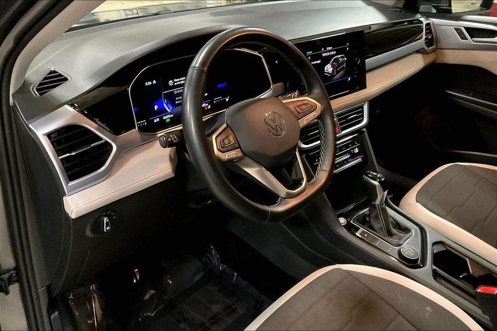 2025 Volkswagen Taos 1.5T SE