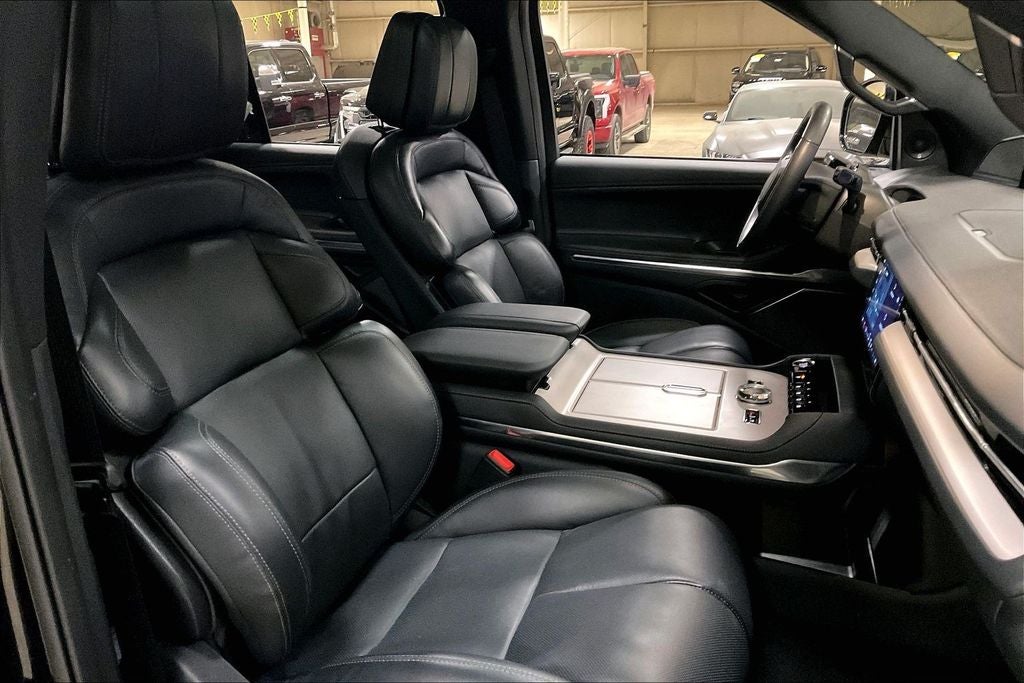 2025 Lincoln Navigator L Reserve