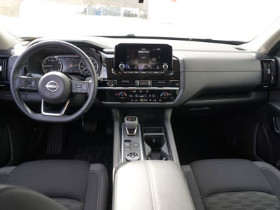 2023 Nissan Pathfinder SV