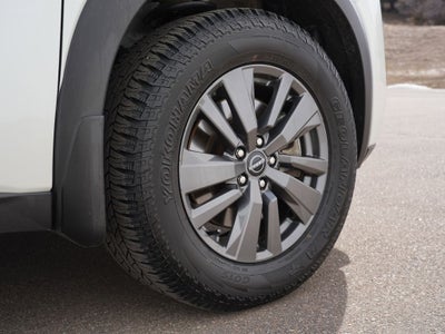 2023 Nissan Pathfinder SV