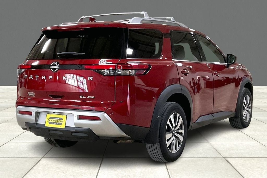 2023 Nissan Pathfinder SL