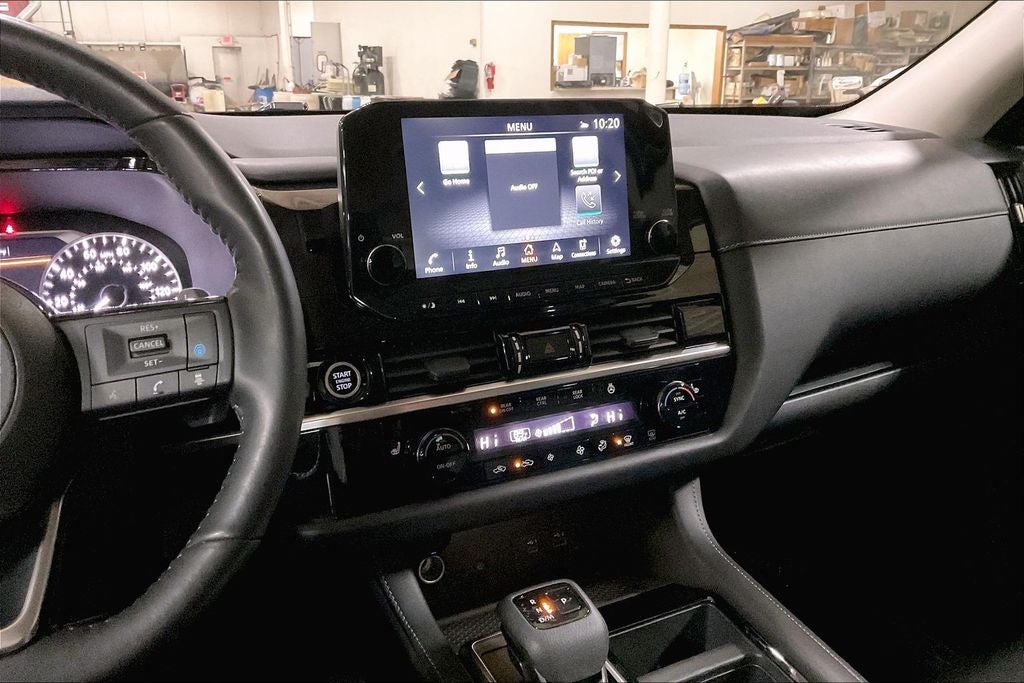 2023 Nissan Pathfinder SL