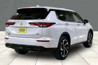 2023 Mitsubishi Outlander SE