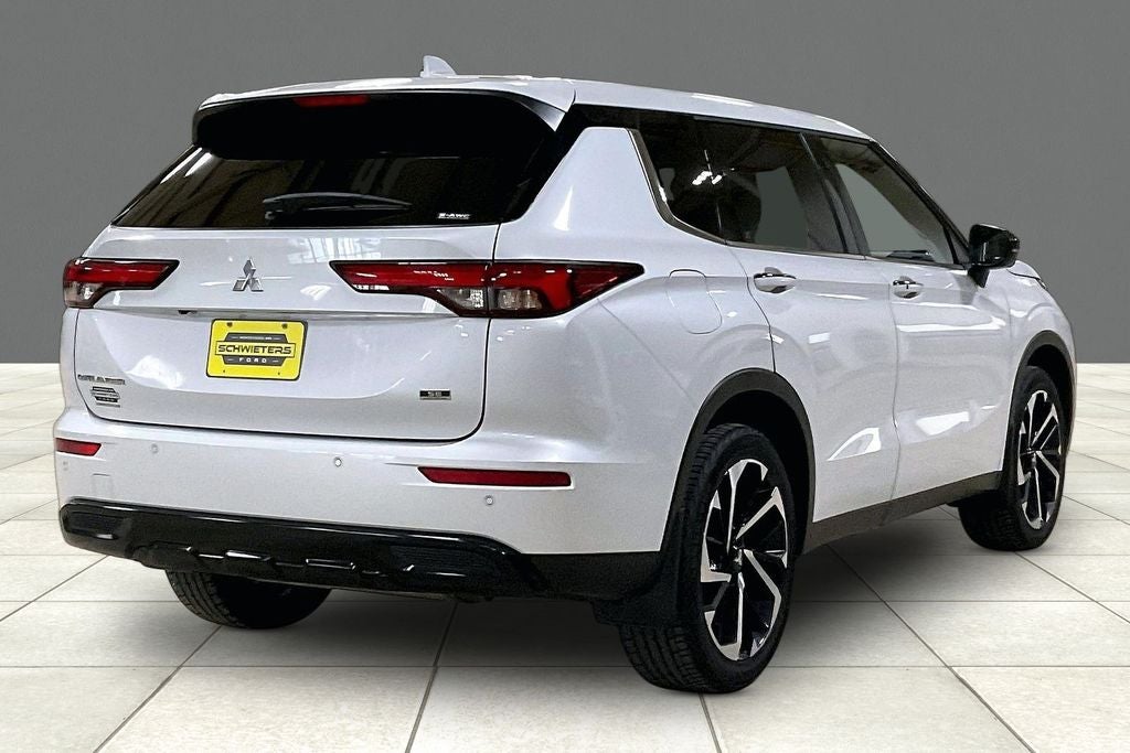 2023 Mitsubishi Outlander SE