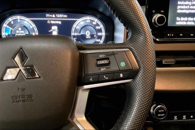 2023 Mitsubishi Outlander SE