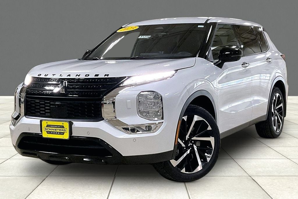 2023 Mitsubishi Outlander SE