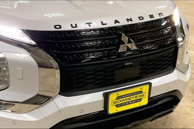 2023 Mitsubishi Outlander SE