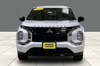 2023 Mitsubishi Outlander SE