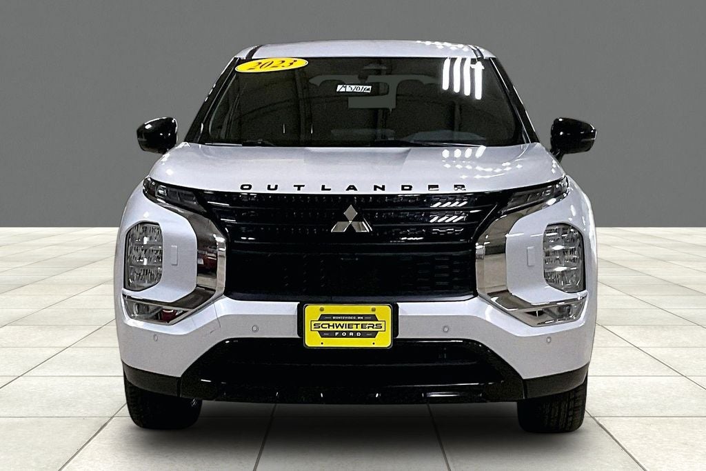 2023 Mitsubishi Outlander SE