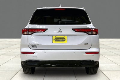 2023 Mitsubishi Outlander SE