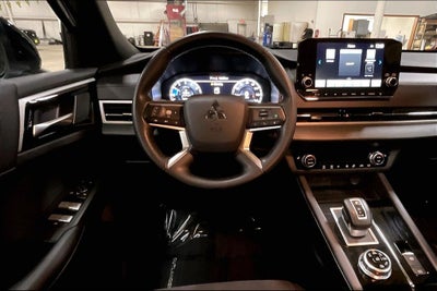 2023 Mitsubishi Outlander SE