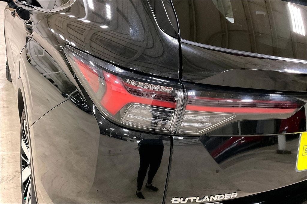2025 Mitsubishi Outlander SE