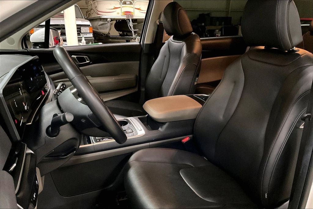 2025 Kia Carnival LXS