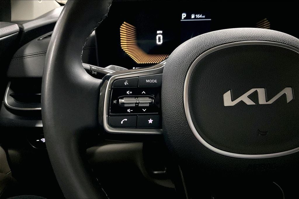 2025 Kia Carnival LXS
